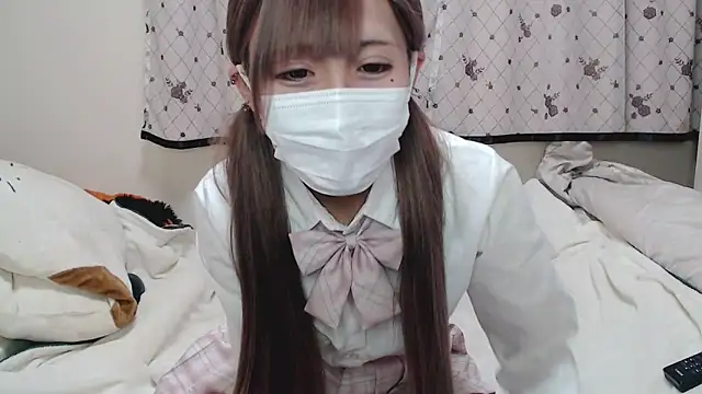  hiyor  online show from February 13, 2025, 3:45 pm