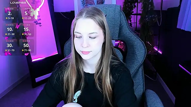 CuteMousee online show from October 18, 2025, 5:20 am