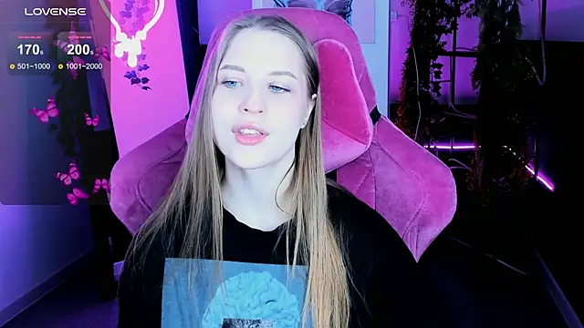 CuteMousee online show from October 8, 2025, 5:31 am