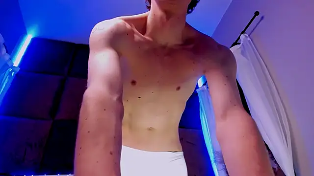LukeSweet online show from April 28, 2026, 4:55 pm