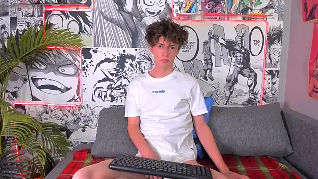 Snapshot of LukeSweet chatting on June 19, 2026, 3:51 pm LukeSweet online show from June 19, 2026, 3:51 pm