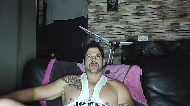 XxBigboybandxX online show from December 19, 2025, 6:43 pm