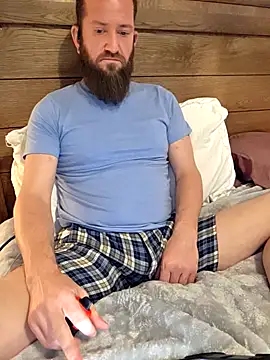 Icebearsticlese online show from February 9, 2026, 3:04 am