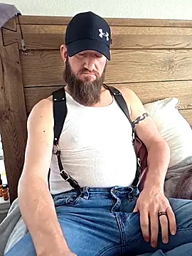 Icebearsticlese online show from February 11, 2026, 9:58 pm