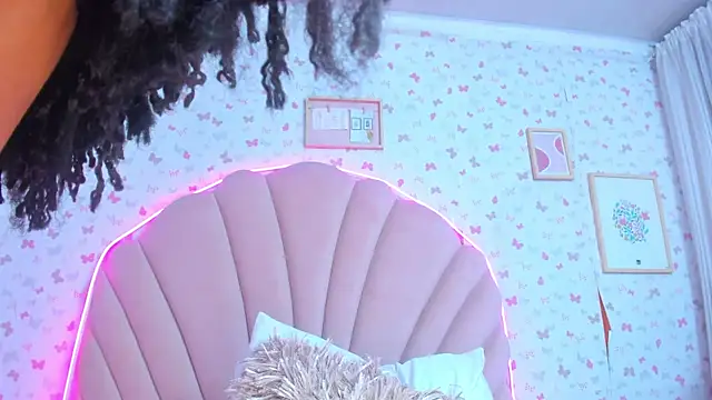 Snapshot of ashlyleee_ chatting on January 8, 2025, 3:39 pm ashlyleee online show from January 8, 2025, 3:39 pm