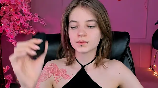 TinaDavil online show from February 19, 2025, 5:38 pm