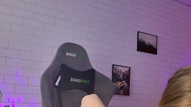 Snapshot of TinaDavil chatting on February 19, 2026, 9:17 am TinaDavil online show from February 19, 2026, 9:17 am