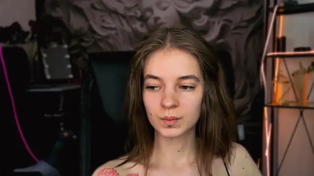 TinaDavil online show from March 7, 2025, 4:11 pm