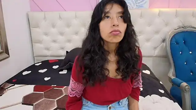 Snapshot of karolinee_66_ chatting on May 26, 2026, 4:32 am karolinee 66 online show from May 26, 2026, 4:32 am