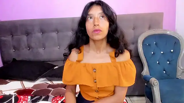 Snapshot of karolinee_66_ chatting on June 4, 2026, 4:28 am karolinee 66 online show from June 4, 2026, 4:28 am
