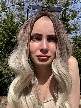 SandraCarter online show from March 10, 2025, 10:07 am