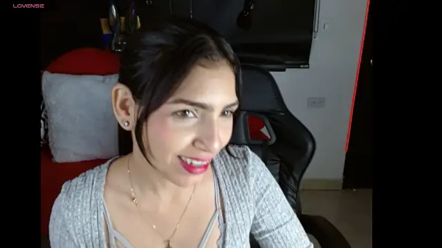 Carolaine69  online show from July 9, 2026, 1:43 pm