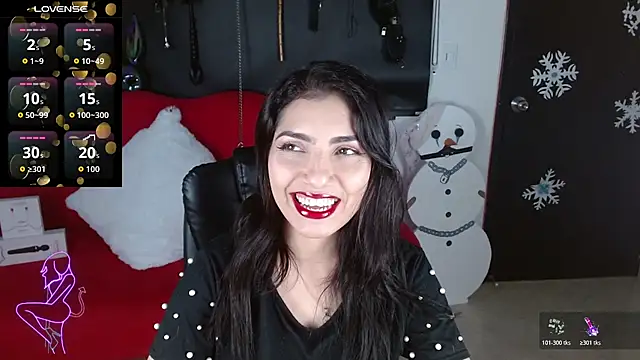 Carolaine69  online show from December 3, 2025, 1:21 pm