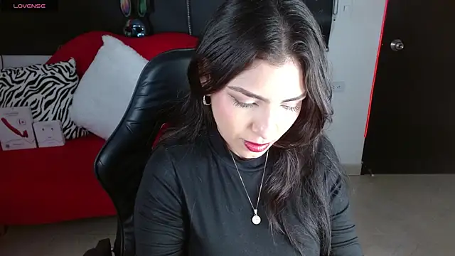 Carolaine69  online show from July 25, 2026, 1:17 pm