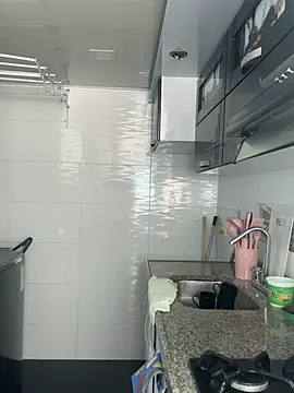 Isa smeraldy online show from February 16, 2026, 2:48 pm