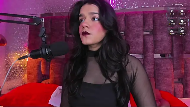 ValerieKay  online show from September 10, 2025, 9:03 pm