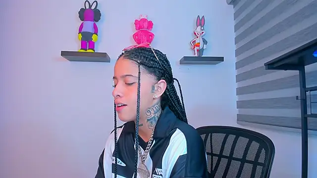 Gangster Girl online show from October 5, 2025, 6:42 pm