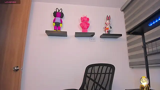 Gangster Girl online show from March 3, 2026, 5:14 am