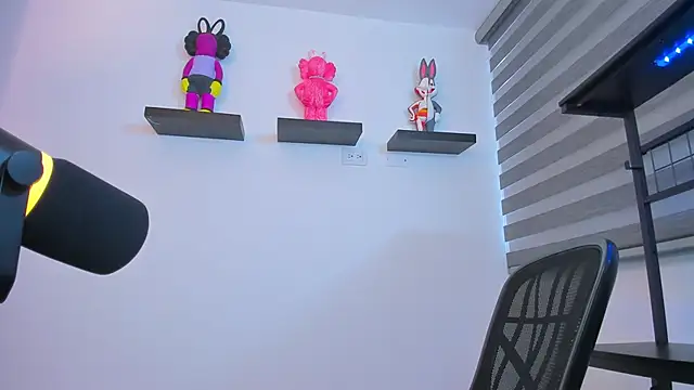 Gangster Girl online show from September 26, 2025, 5:20 pm