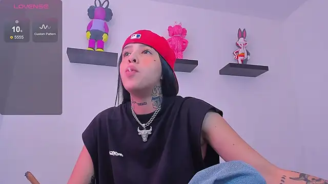 Gangster Girl online show from March 20, 2025, 2:42 pm