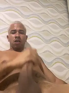 Snapshot of PedroCarioca69 chatting on December 27, 2024, 11:21 pm PedroCarioca69 online show from December 27, 2024, 11:21 pm