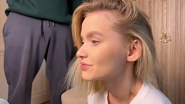 Adelovenick online show from January 6, 2026, 9:57 am