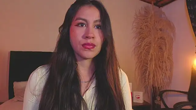 EmiGomez  online show from July 5, 2026, 3:44 am