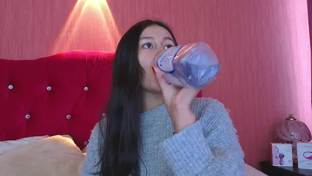 EmiGomez  online show from September 26, 2025, 1:07 pm