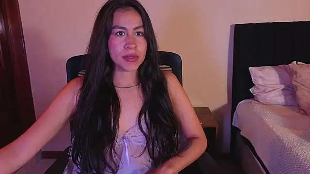 EmiGomez  online show from July 30, 2026, 12:04 pm