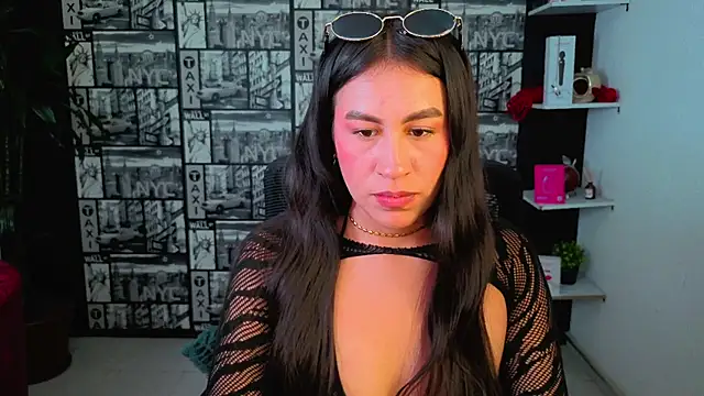 EmiGomez  online show from June 22, 2026, 2:39 am