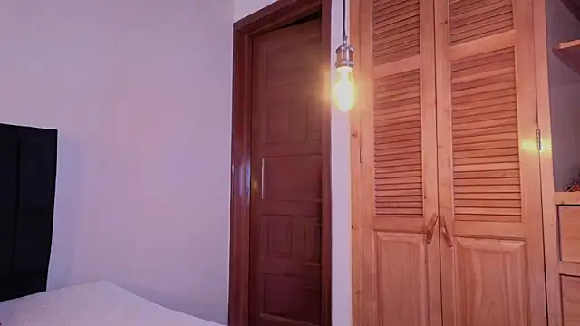 EmiGomez  online show from January 15, 2026, 12:30 pm