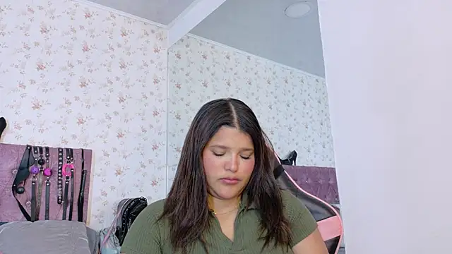 AvrillThomas online show from October 5, 2025, 2:19 pm