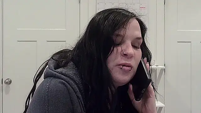 CherryWilde online show from February 18, 2026, 4:47 pm