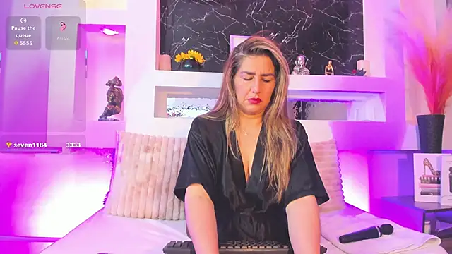 Snapshot of Cinthya_mjs chatting on March 18, 2026, 12:51 pm Cinthya mjs online show from March 18, 2026, 12:51 pm