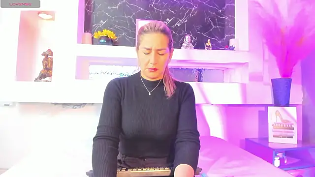 Snapshot of Cinthya_mjs chatting on March 12, 2026, 12:20 pm Cinthya mjs online show from March 12, 2026, 12:20 pm