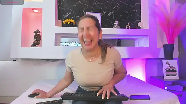 Snapshot of Cinthya_mjs chatting on February 20, 2026, 12:07 pm Cinthya mjs online show from February 20, 2026, 12:07 pm