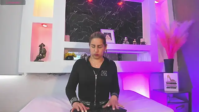 Snapshot of Cinthya_mjs chatting on February 13, 2026, 2:06 pm Cinthya mjs online show from February 13, 2026, 2:06 pm