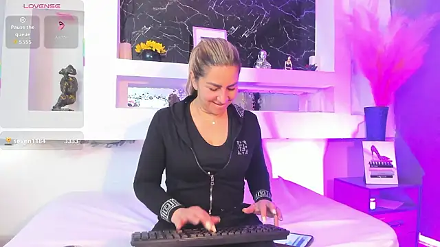 Snapshot of Cinthya_mjs chatting on February 28, 2026, 12:49 pm Cinthya mjs online show from February 28, 2026, 12:49 pm