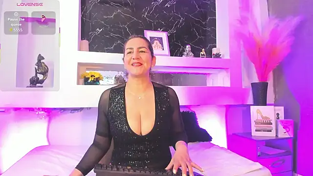 Snapshot of Cinthya_mjs chatting on February 17, 2026, 1:08 pm Cinthya mjs online show from February 17, 2026, 1:08 pm