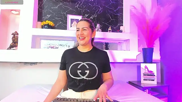 Snapshot of Cinthya_mjs chatting on March 10, 2026, 12:09 pm Cinthya mjs online show from March 10, 2026, 12:09 pm