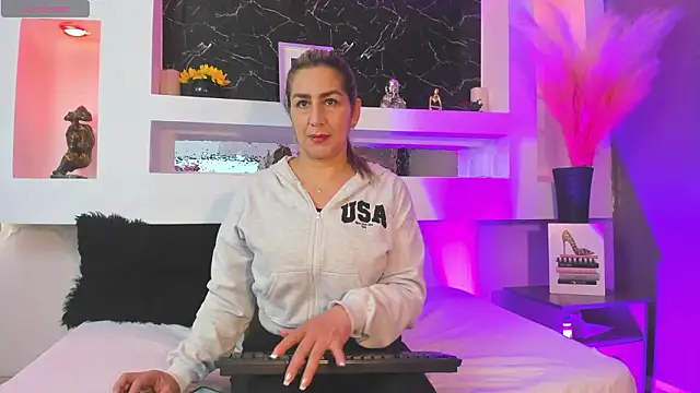 Snapshot of Cinthya_mjs chatting on March 9, 2026, 12:09 pm Cinthya mjs online show from March 9, 2026, 12:09 pm