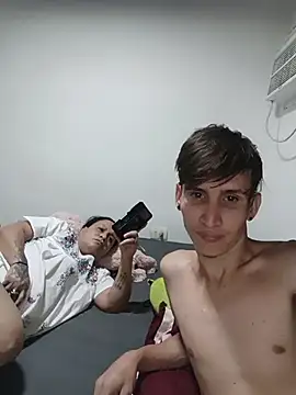 Milfvalesk online show from July 5, 2026, 4:25 pm