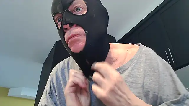 Toy-Daddy online show from May 4, 2026, 10:45 pm