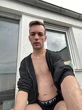 nickdtr online show from June 10, 2026, 7:42 am