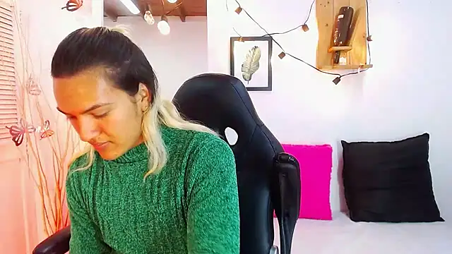 aslyhernandez 7 online show from January 29, 2025, 11:51 am