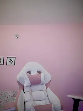 sophie pazz online show from November 26, 2025, 11:43 am