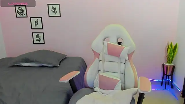 sophie pazz online show from September 18, 2025, 10:46 pm