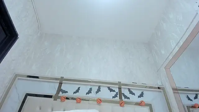 Victoriaa millers online show from October 17, 2025, 7:15 pm