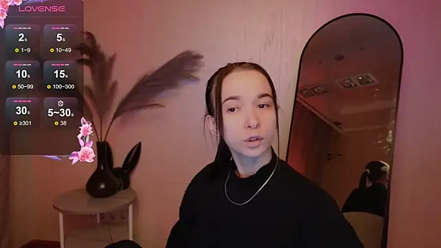 LilithStrangfor online show from March 19, 2025, 11:25 pm