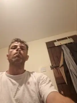 steb1980 online show from October 5, 2025, 11:28 pm